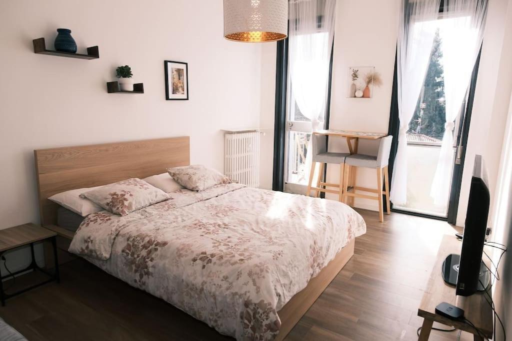 Studio With Lake And Montains Views Free Parking Luino Exteriör bild