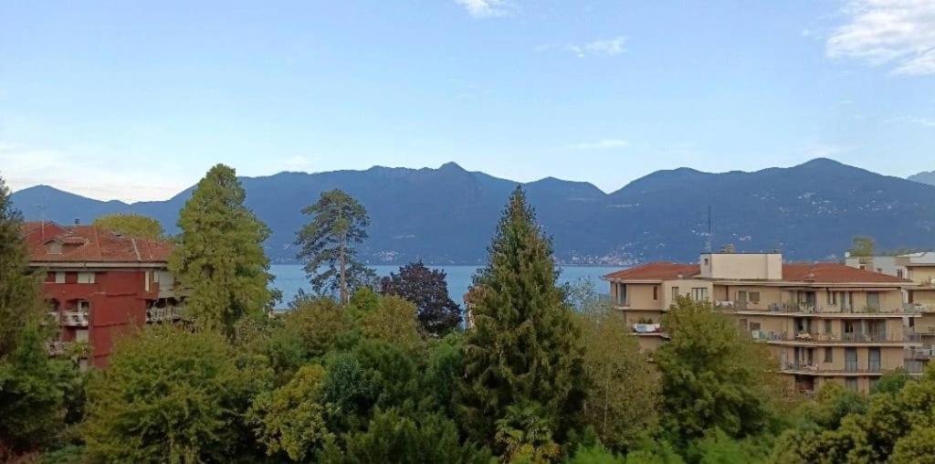 Studio With Lake And Montains Views Free Parking Luino Exteriör bild